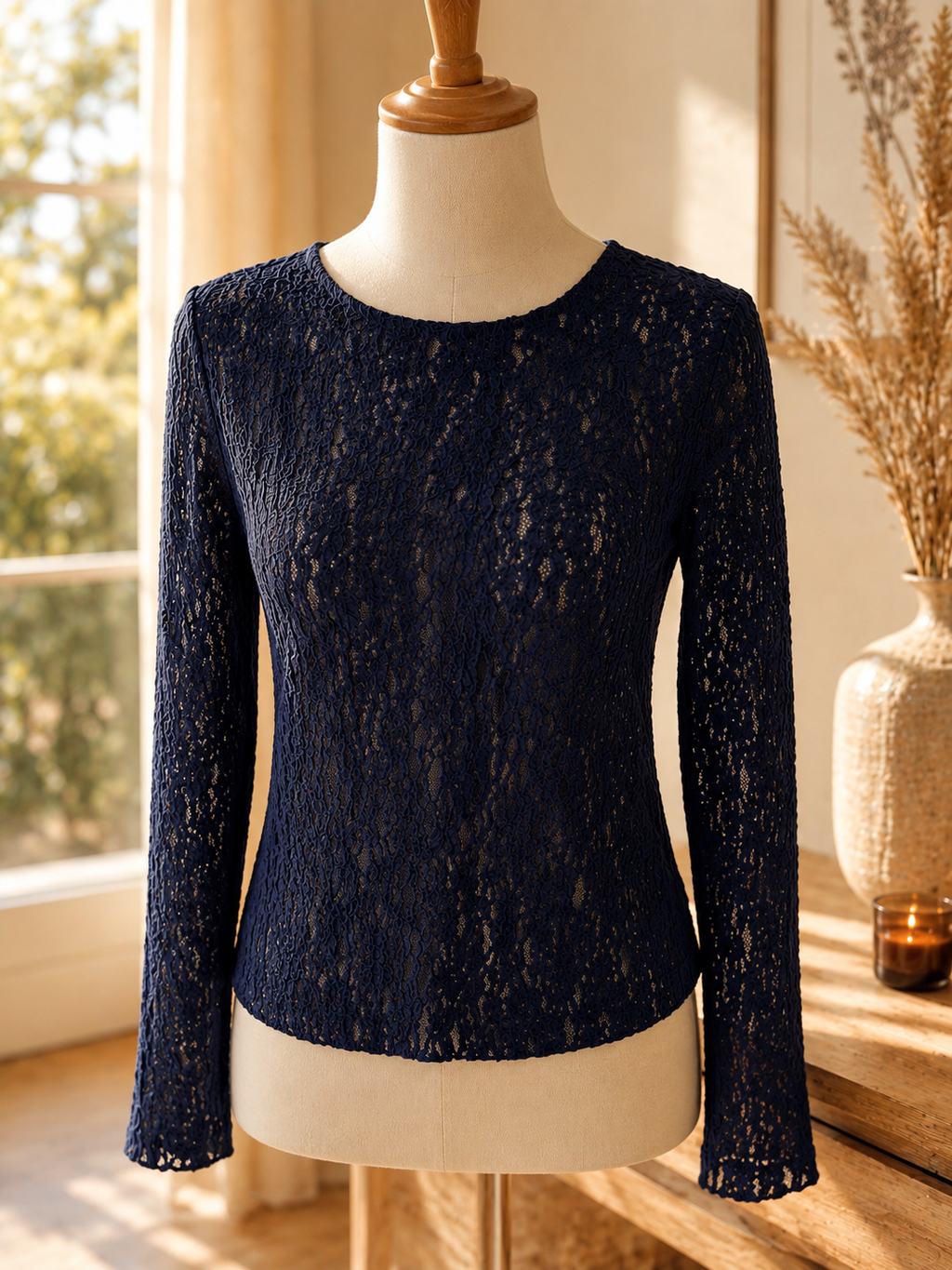 Top en dentelle bleu marine
