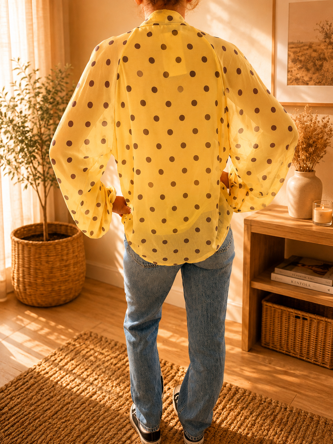 Blouse jaune pastel à pois
