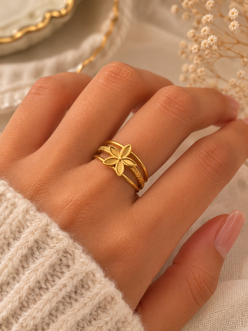 Bague fleur délicate