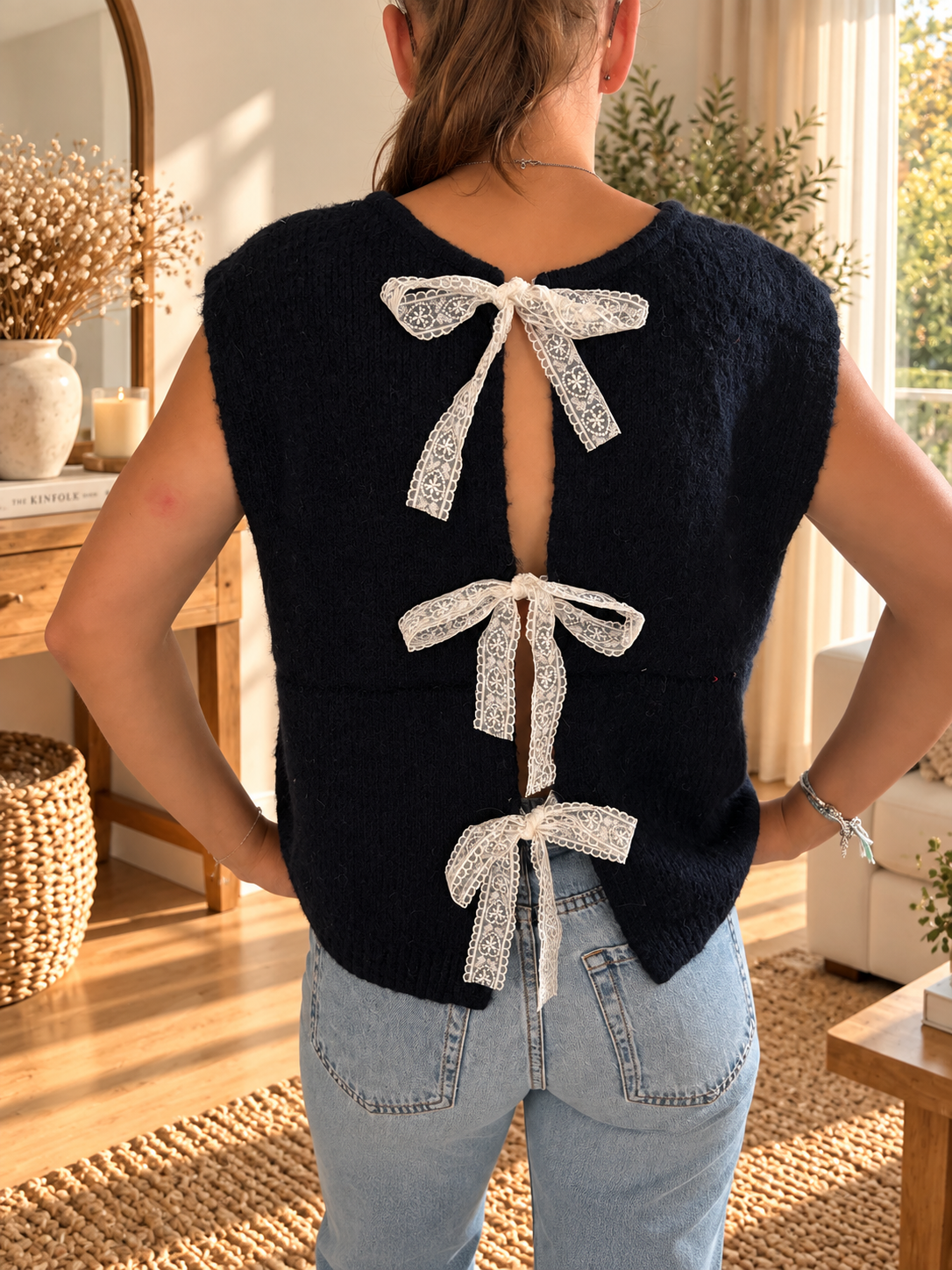 Pull sans manches bleu marine réversible avec nœuds en dentelle