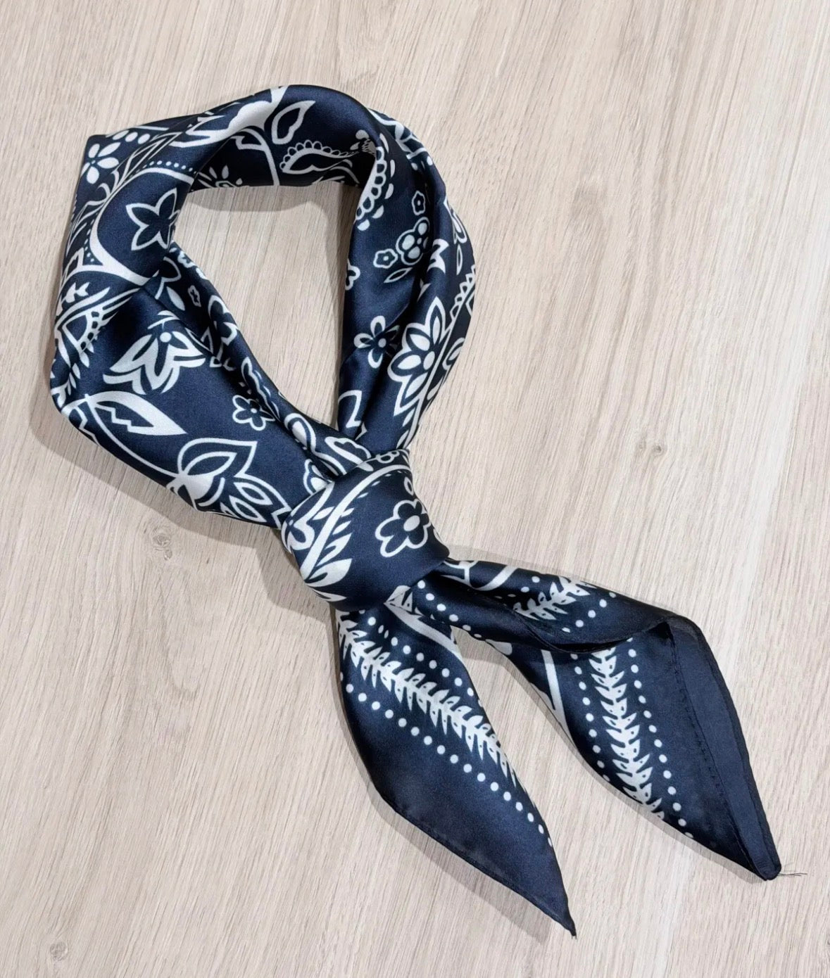 Foulard bleu nuit