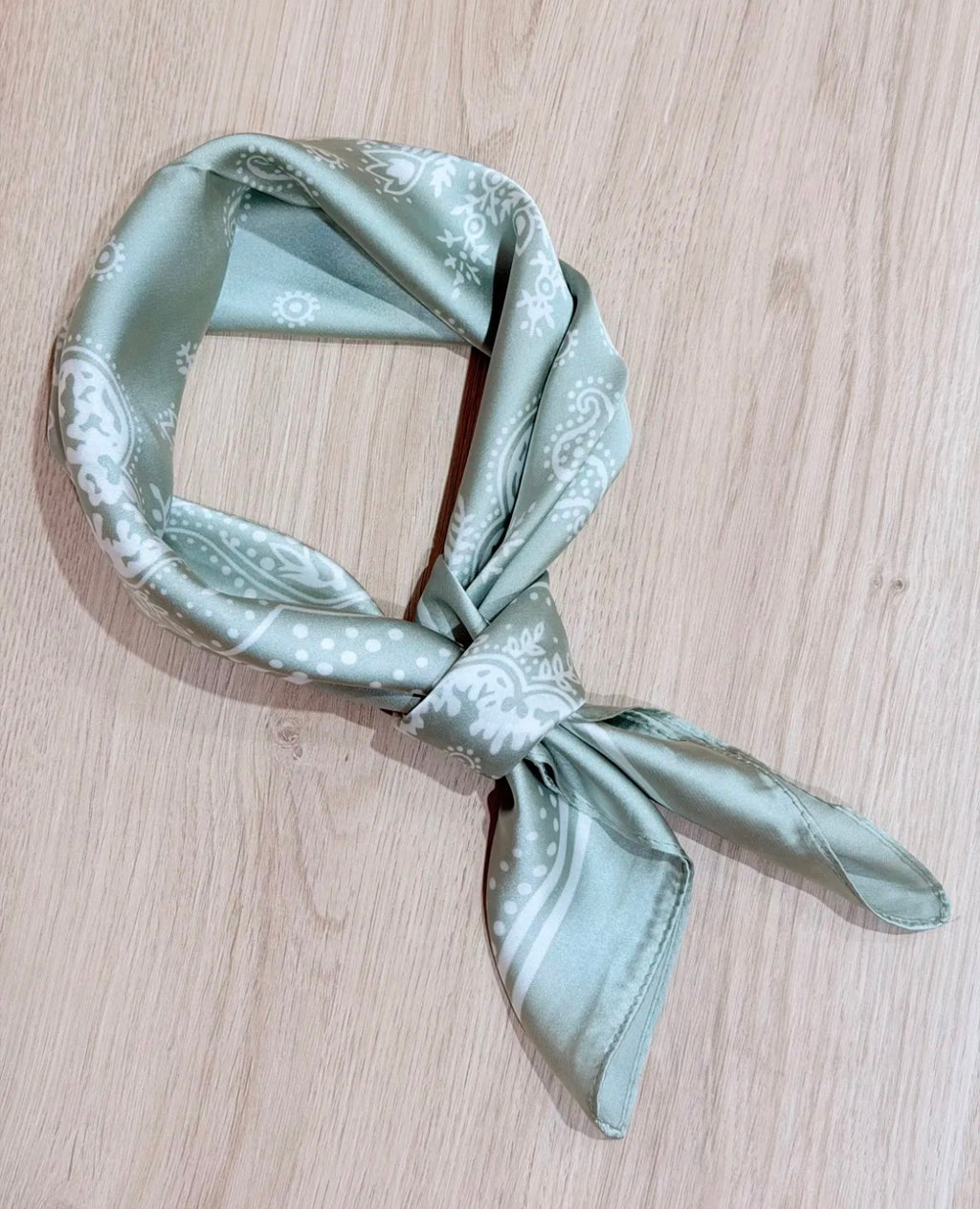 Foulard vert d'eau