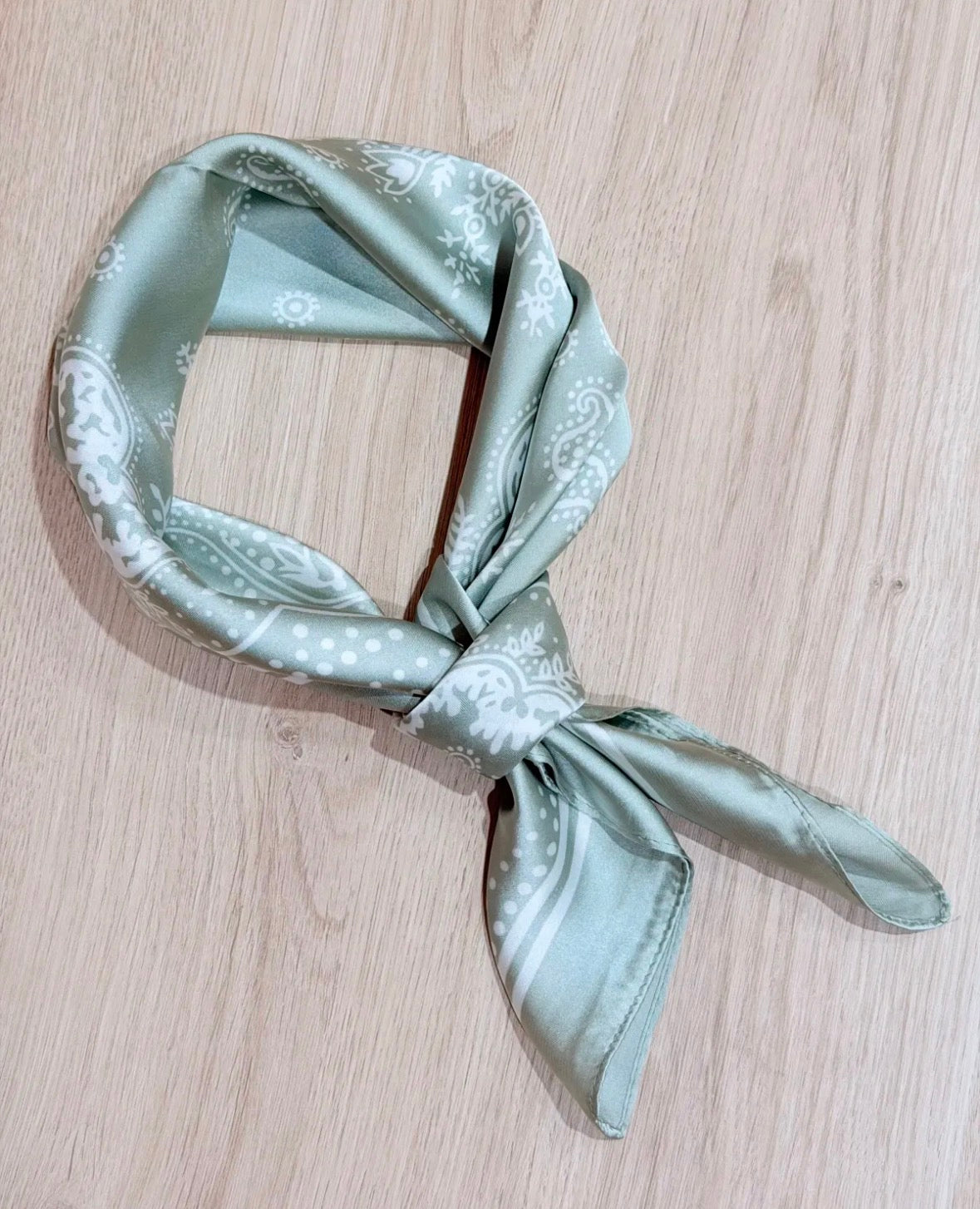 Foulard vert d'eau